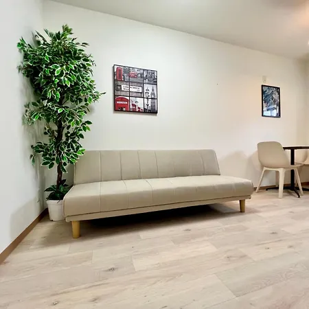 Rakuto Tennoji: Convenient 2BR Near Namba and Shinsaibashi